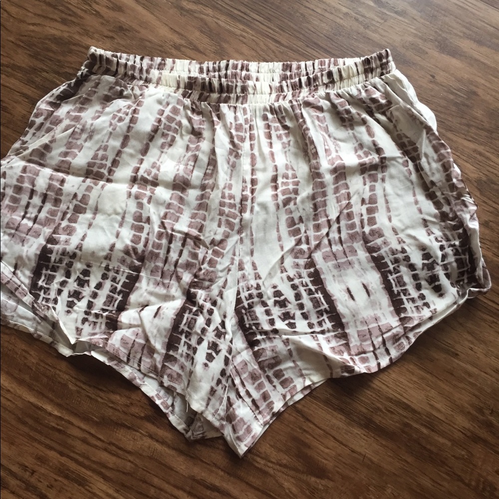 NWT Honey Punch High Waisted Print Shorts 💕
